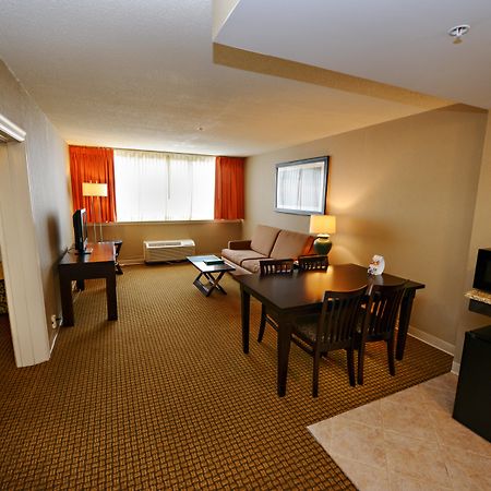 Holiday Inn & Suites Boston Peabody, An Ihg Hotel Εξωτερικό φωτογραφία