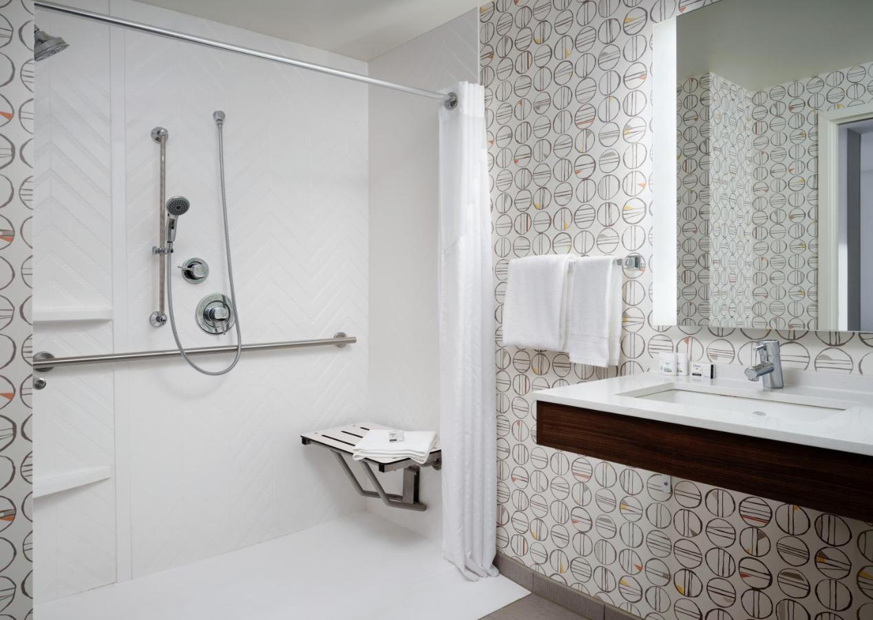 Holiday Inn & Suites Boston Peabody, An Ihg Hotel Εξωτερικό φωτογραφία