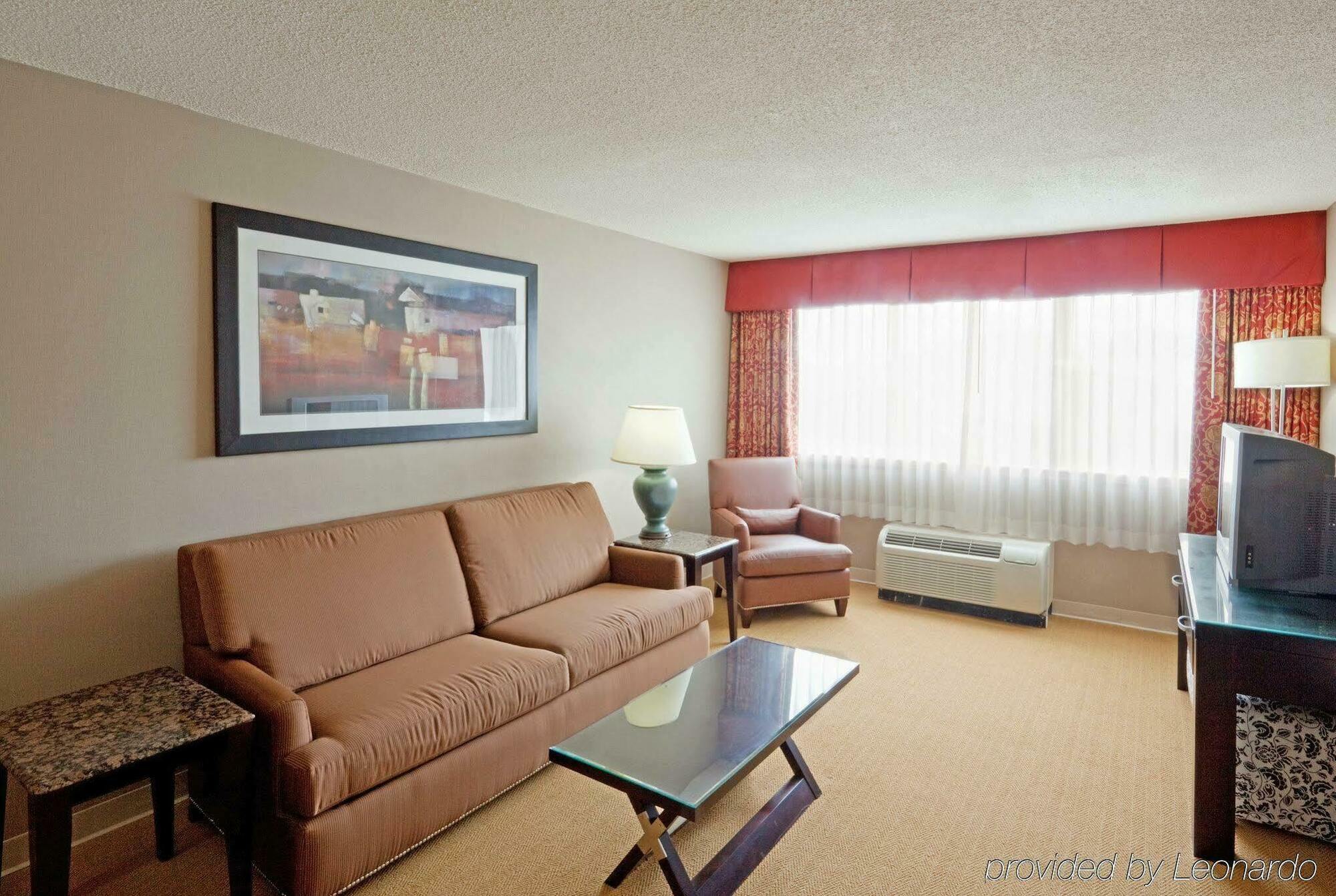 Holiday Inn & Suites Boston Peabody, An Ihg Hotel Δωμάτιο φωτογραφία